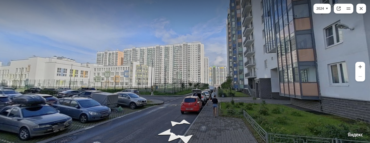 Скриншот с Яндекс Карт соседнего с моим двора той же планировки